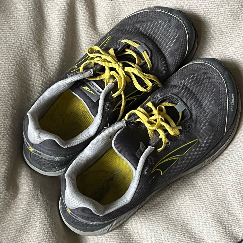 ALTRA Trail Running Shoes size 9 US, 8 UK, 42.5 EU